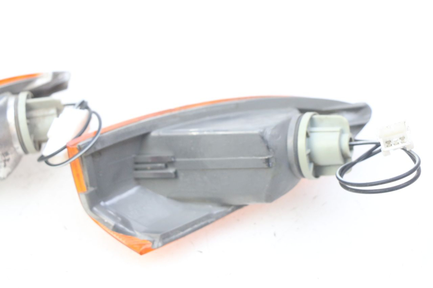 photo de REAR TURN SIGNAL PIAGGIO FLY 100 (2006 - 2010) - Technical close-up