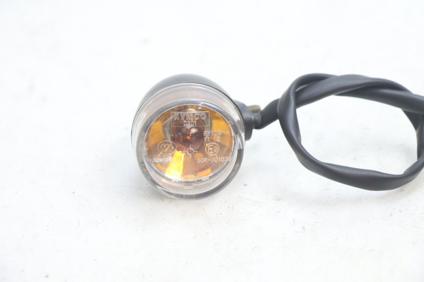 photo de REAR LEFT TURN SIGNAL KYMCO AGILITY PREMIUM 50 (2007 - 2010) - Alternative perspective