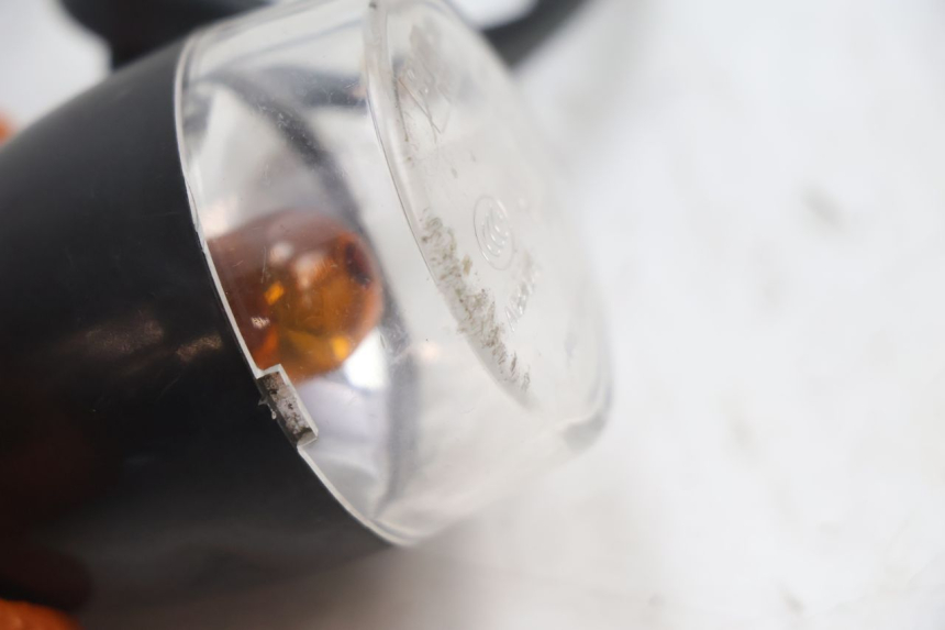 photo de REAR LEFT TURN SIGNAL KYMCO AGILITY PREMIUM 50 (2007 - 2010) - Technical close-up