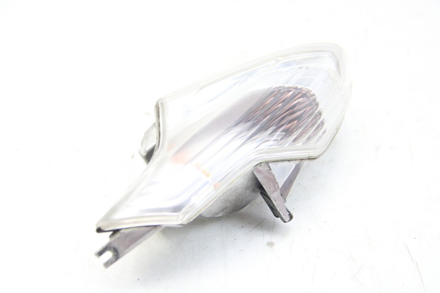 photo de LEFT REAR TURN SIGNAL PIAGGIO BEVERLY 125 (2010 - 2015) - Alternative perspective