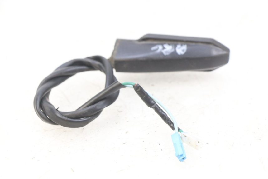 photo de LEFT REAR TURN SIGNAL HONDA CB R 1000 (2018 - 2023) - Technical close-up