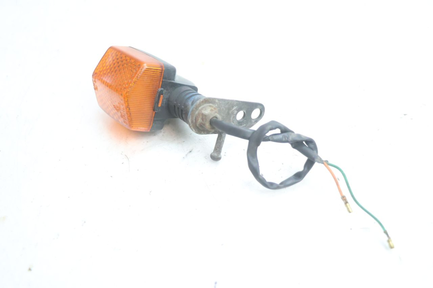 photo de REAR LEFT TURN SIGNAL HONDA CB TWO FIFTY 250 (1991 - 2002) - Alternative perspective