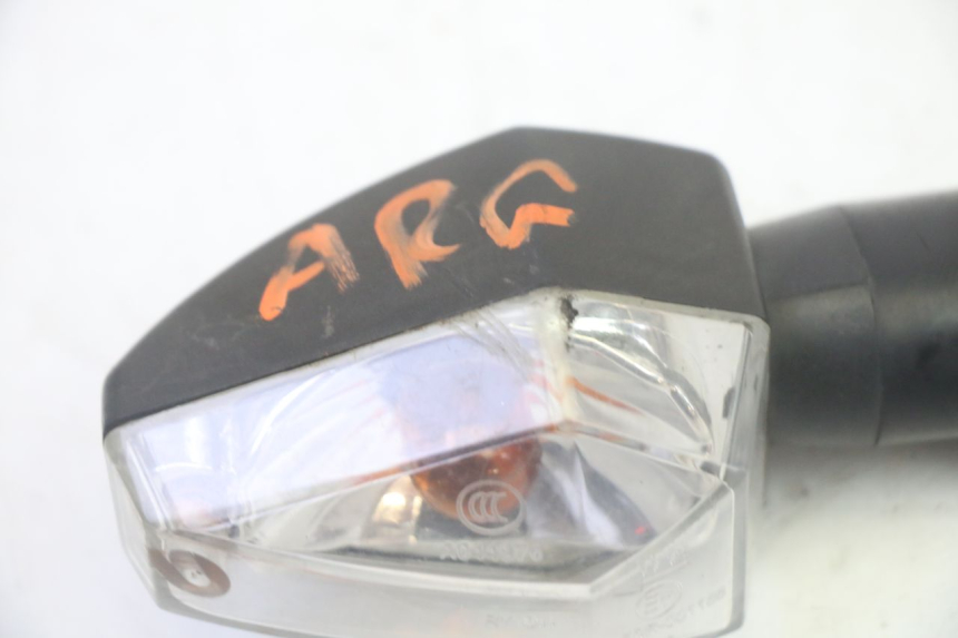 photo de LEFT REAR TURN SIGNAL SYM CROX 4T 50 (2016 - 2023) - Zoom on usage condition