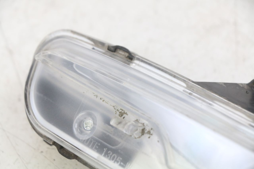 photo de LEFT REAR TURN SIGNAL PEUGEOT DJANGO 4T 50 (2014 - 2019) - Zoom on usage condition