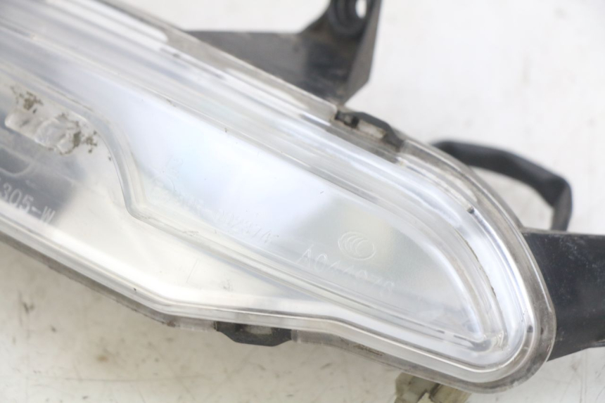 photo de LEFT REAR TURN SIGNAL PEUGEOT DJANGO 4T 50 (2014 - 2019) - Alternative perspective