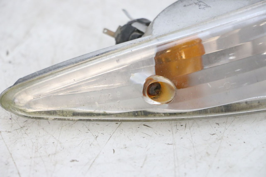 photo de REAR LEFT TURN SIGNAL PEUGEOT ELYSEO 125 (1999 - 2004) - Zoom on usage condition