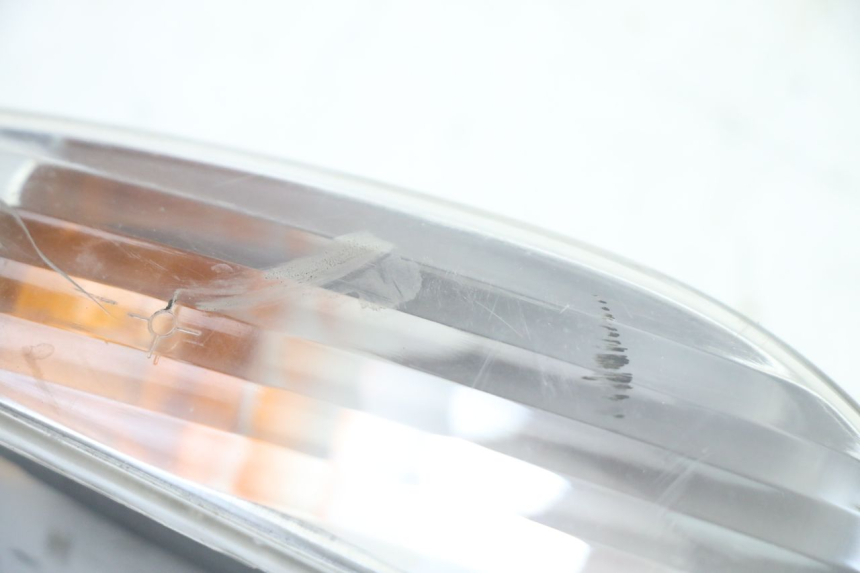 photo de LEFT REAR TURN SIGNAL PEUGEOT ELYSTAR 50 (2002 - 2014) - Alternative perspective