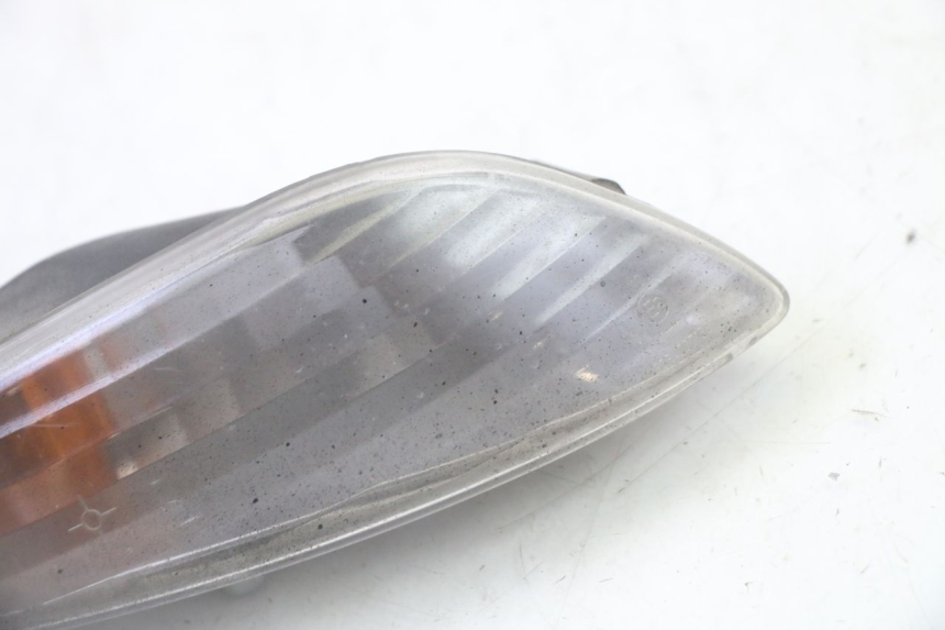 photo de LEFT REAR TURN SIGNAL PEUGEOT ELYSTAR 50 (2002 - 2014) - Zoom on usage condition