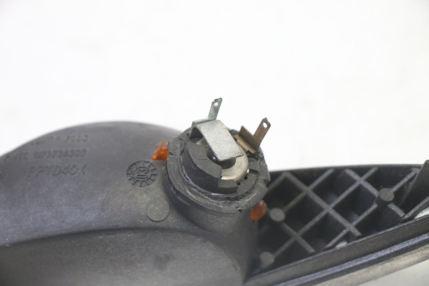 photo de LEFT REAR TURN SIGNAL PEUGEOT ELYSTAR 50 (2002 - 2014) - Fixing points details