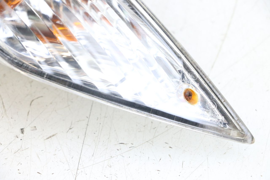 photo de LEFT REAR TURN SIGNAL SYM FIDDLE 3 III 125 (2014 - 2020) - Zoom on usage condition