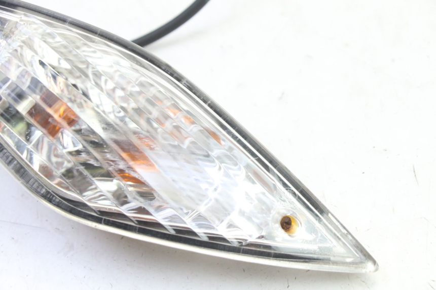 photo de REAR LEFT TURN SIGNAL SYM FIDDLE 3 III 50 (2014 - 2020) - Zoom on usage condition