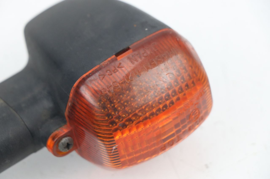 photo de REAR LEFT TURN SIGNAL YAMAHA FZS FAZER 600 (1998 - 2001) - Zoom on usage condition