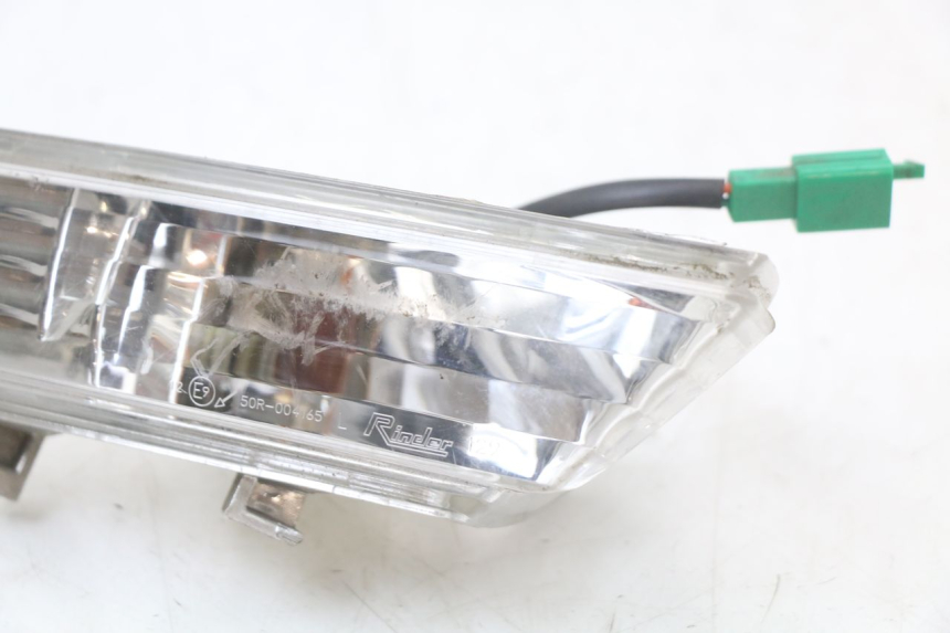 photo de REAR LEFT TURN SIGNAL PEUGEOT GEOPOLIS RS 125 (2007 - 2009) - Zoom on usage condition