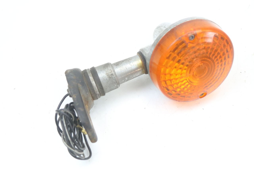 photo de REAR LEFT TURN SIGNAL SUZUKI GN 125 (1997 - 2000) - Zoom on usage condition