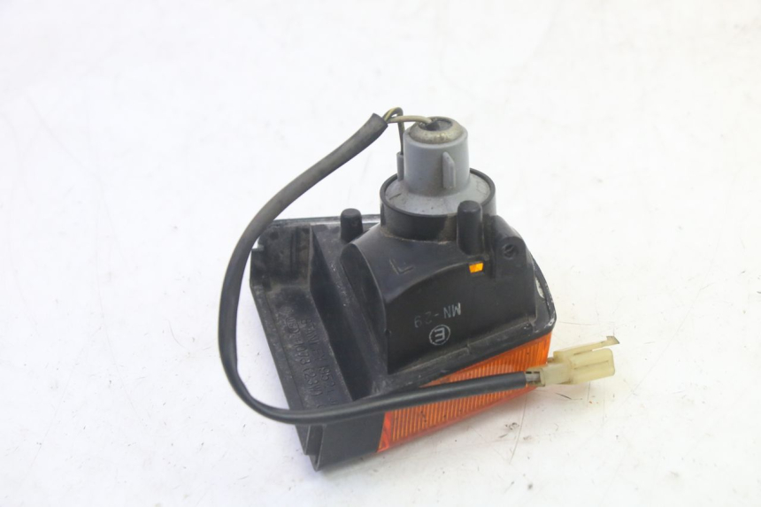 photo de REAR LEFT TURN SIGNAL KAWASAKI GPZ RX 1000 (1986 - 1988) - Technical close-up