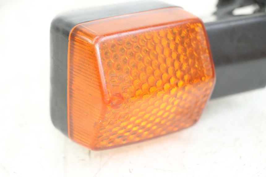 photo de REAR LEFT TURN SIGNAL HONDA CBR F 1000 (1993 - 1996) - Alternative perspective