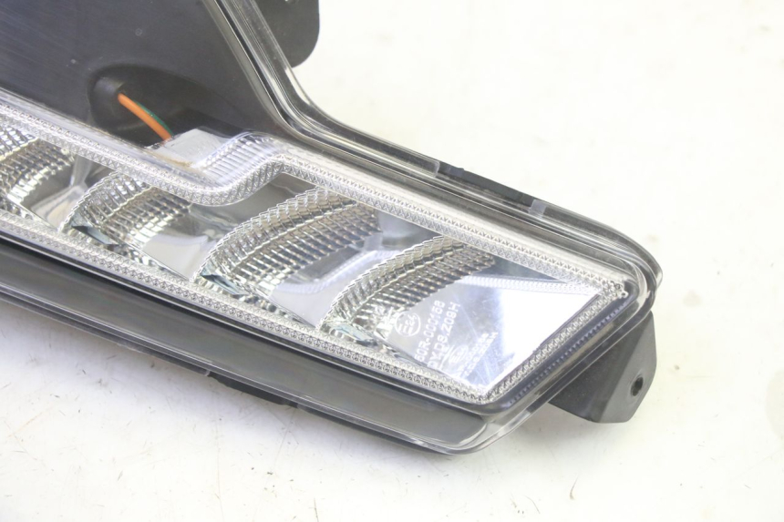 photo de REAR LEFT TURN SIGNAL EFUN PUSA 1 - Zoom on usage condition