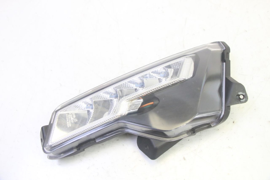 photo de REAR LEFT TURN SIGNAL EFUN PUSA 1 - Alternative perspective