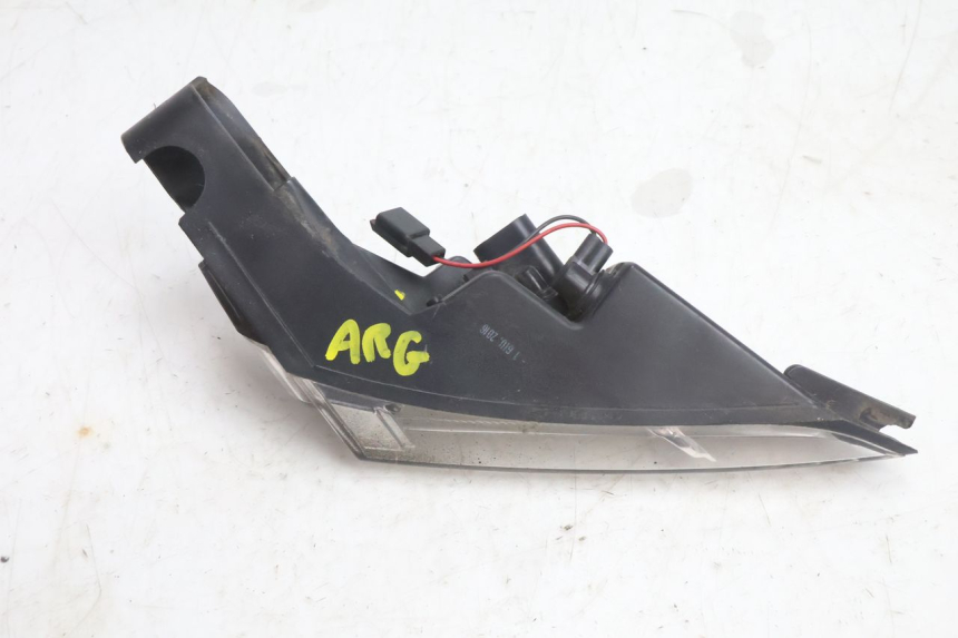 photo de REAR LEFT TURN SIGNAL PEUGEOT SATELIS 125 (2013 - 2018) - Alternative perspective