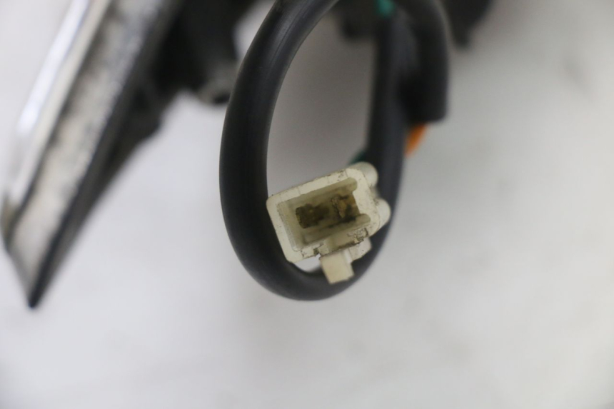 photo de LEFT REAR TURN SIGNAL SYM FIDDLE 3 III 125 (2014 - 2020) - Fixing points details