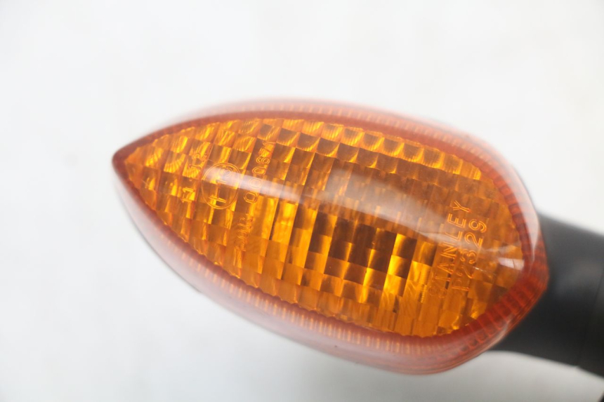 photo de LEFT REAR TURN SIGNAL YAMAHA TDM ABS 900 (2002 - 2014) - Zoom on usage condition
