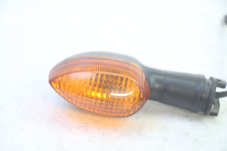 photo de REAR LEFT TURN SIGNAL YAMAHA TDM ABS 900 (2002 - 2014) - Zoom on usage condition