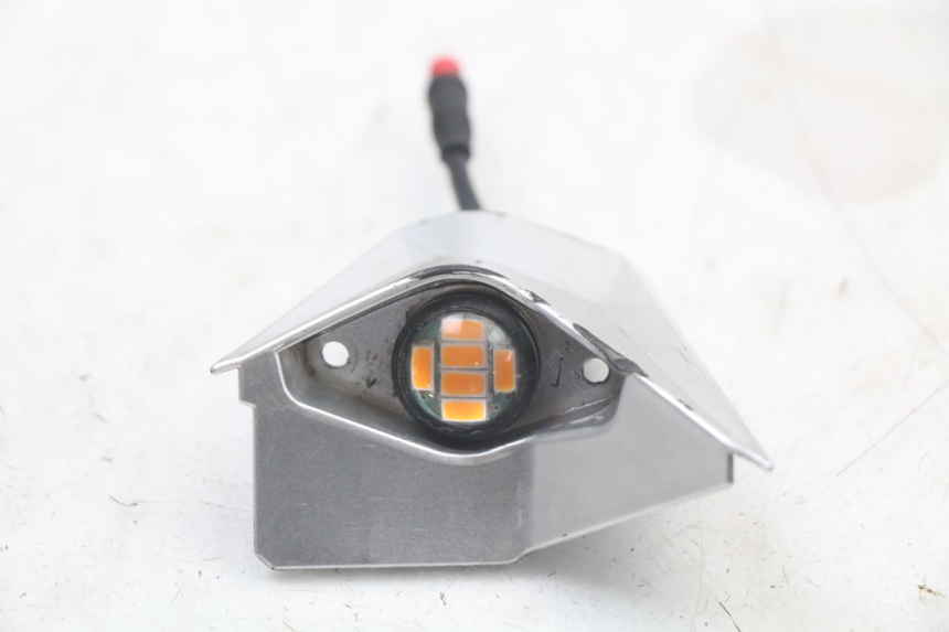 photo de REAR LEFT TURN SIGNAL DUALTRON TOGO PLUS 1 - Zoom on usage condition