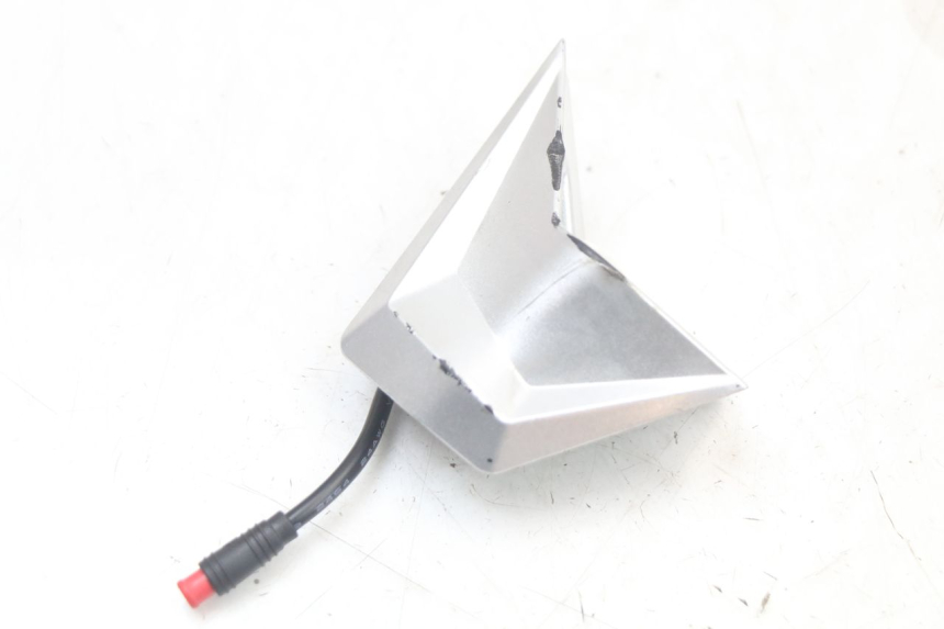 photo de REAR LEFT TURN SIGNAL DUALTRON TOGO PLUS 1 - Alternative perspective