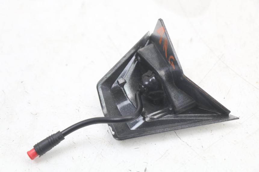 photo de REAR LEFT TURN SIGNAL DUALTRON TOGO PLUS 1 - Surface and material condition