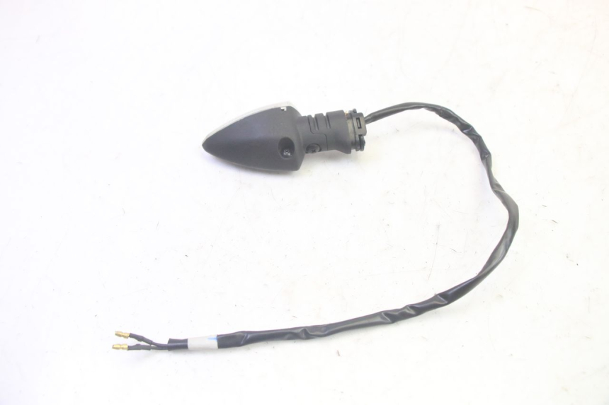 photo de REAR LEFT TURN SIGNAL YAMAHA TRICITY 300 (2020 - 2024) - Alternative perspective