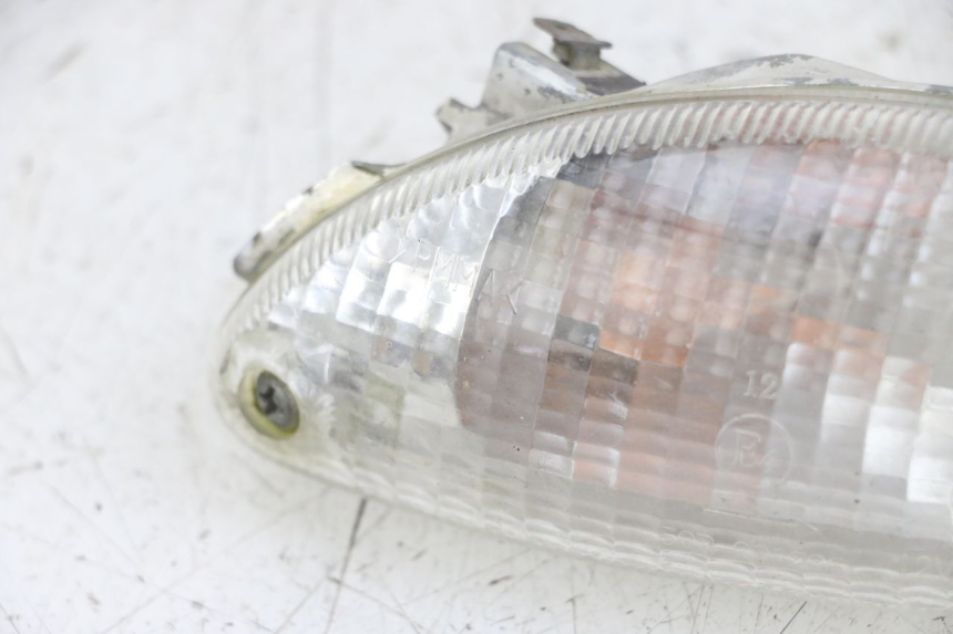 photo de REAR LEFT TURN SIGNAL PIAGGIO TYPHOON 50 (2000 - 2009) - Alternative perspective