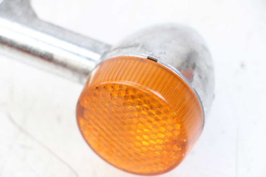photo de REAR LEFT TURN SIGNAL YAMAHA WHY 50 (1998 - 2000) - Alternative perspective
