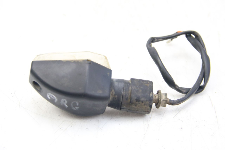 photo de LEFT REAR TURN SIGNAL SYM WOLF SB 125 (2011 - 2018) - Zoom on usage condition