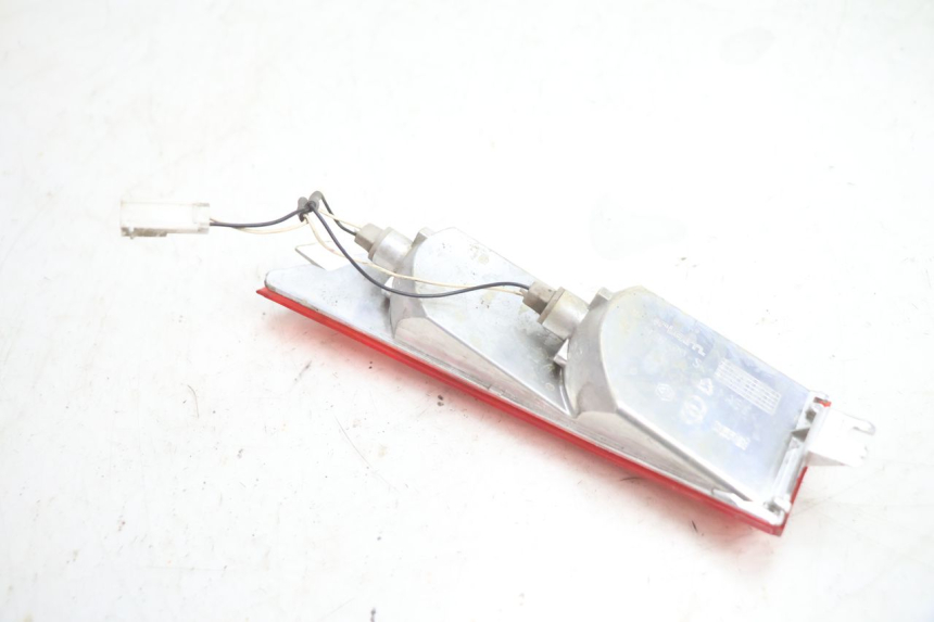 photo de REAR LEFT TURN SIGNAL PIAGGIO X8 STREET 125 (2006 - 2007) - Fixing points details
