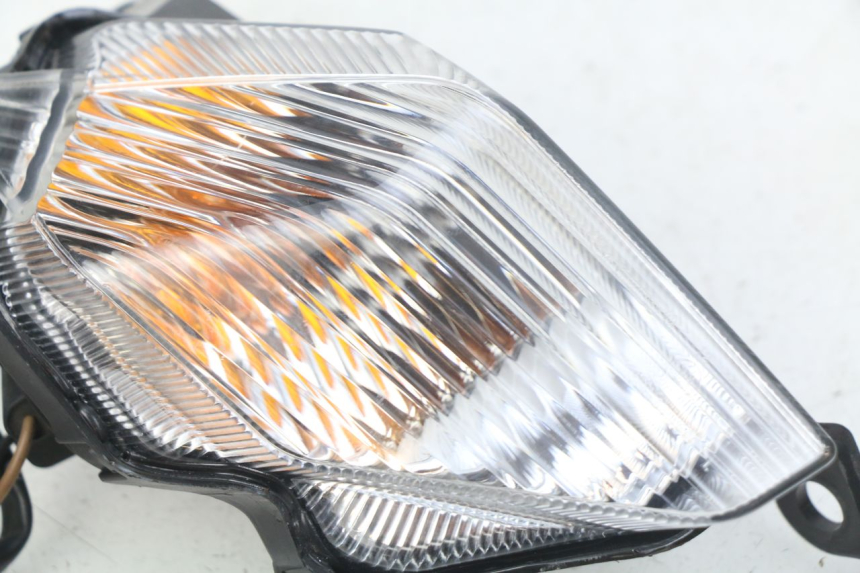 photo de LEFT REAR TURN SIGNAL YAMAHA XP T-MAX TMAX ABS 530 (2012 - 2015) - Technical close-up