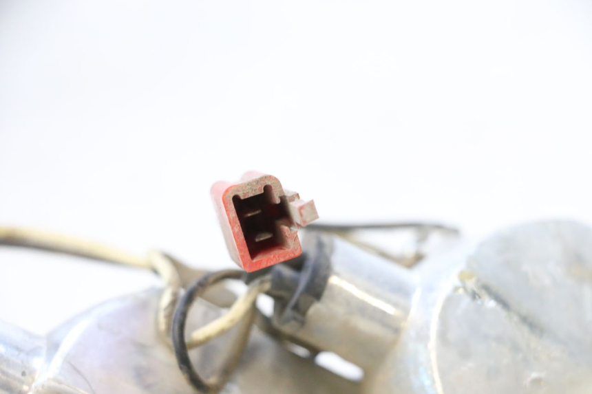 photo de LEFT REAR TURN SIGNAL PIAGGIO ZIP 4T 50 (2018 - 2020) - Surface and material condition