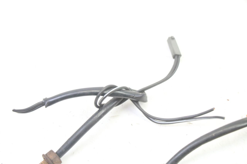 photo de REAR TURN SIGNAL SUZUKI GSR 750 (2011 - 2017) - Fixing points details