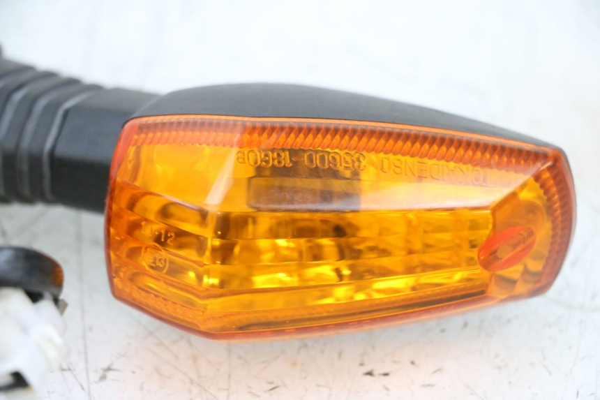 photo de REAR TURN SIGNAL SUZUKI GSXR GSX-R 1000 (2003 - 2004) - High-resolution close-up