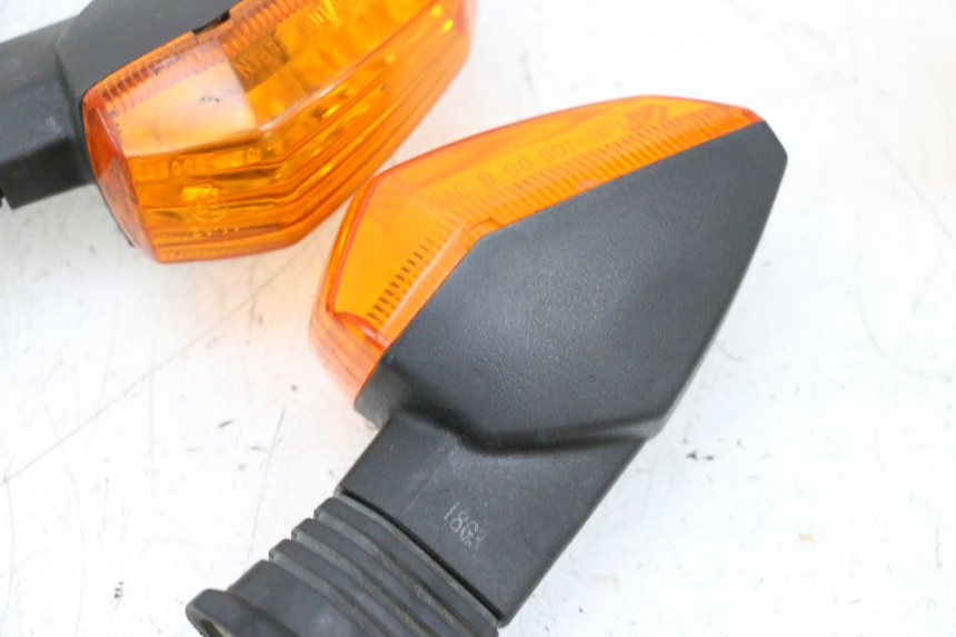 photo de REAR TURN SIGNAL SUZUKI GSXR GSX-R 1000 (2003 - 2004) - Surface and material condition