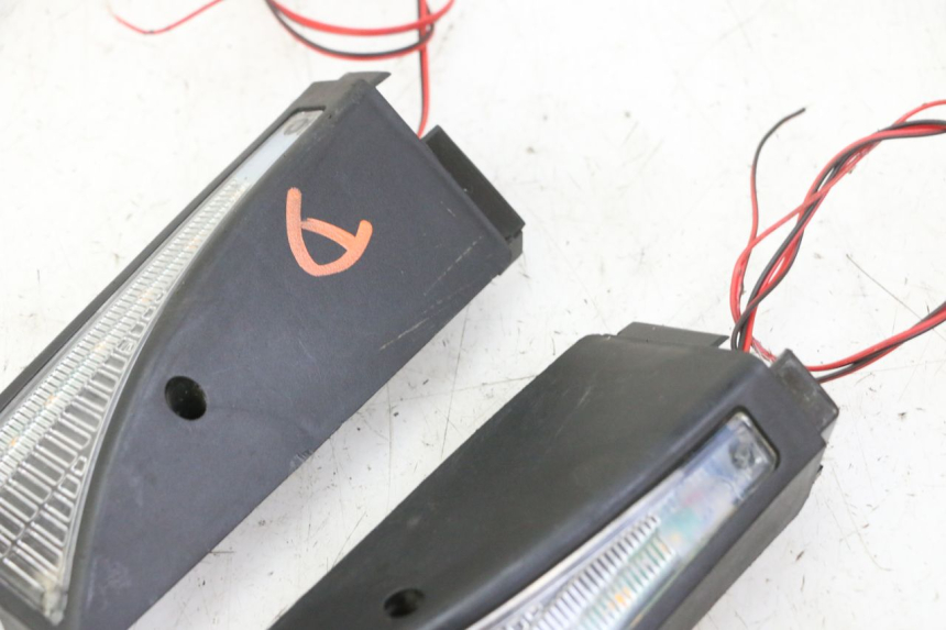 photo de REAR TURN SIGNAL HITWAY H5 1 - Product overview