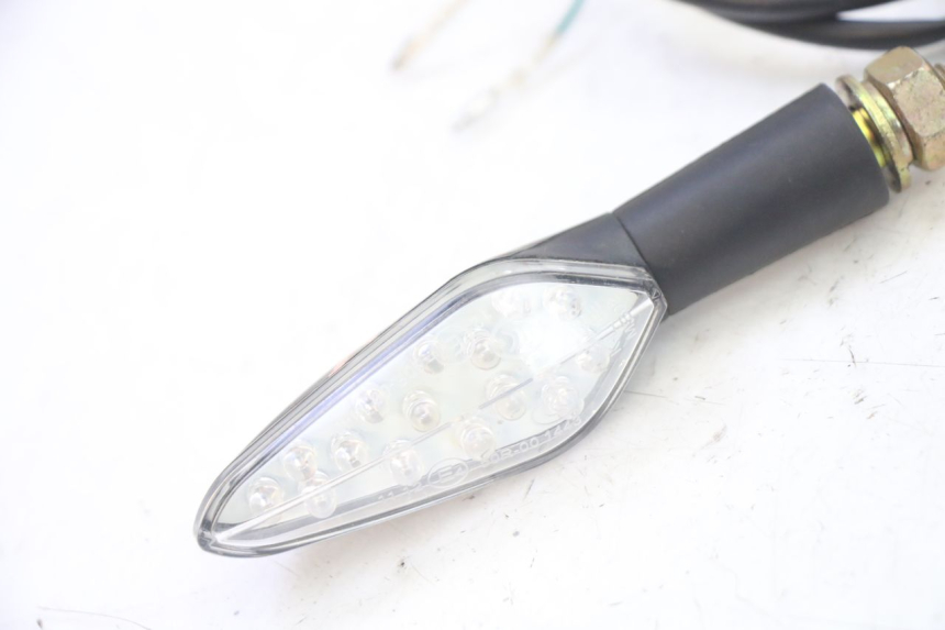 photo de REAR TURN SIGNAL KIDEN KD125-G 125 (2018 - 2022) - Zoom on usage condition