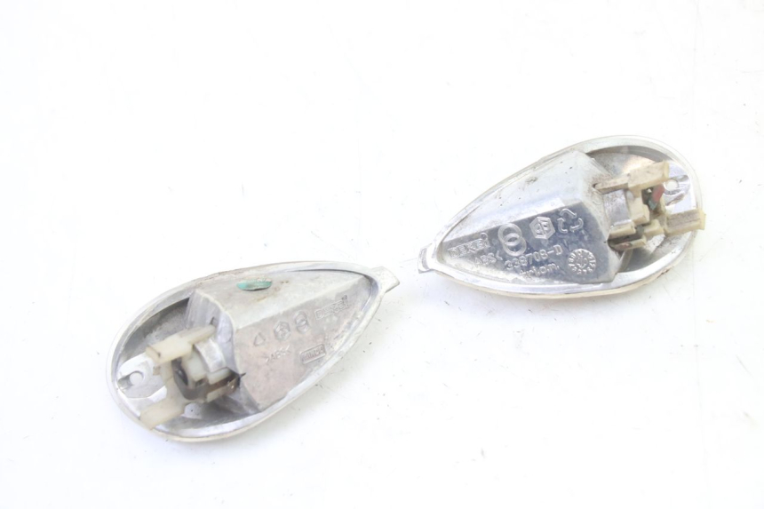 photo de REAR TURN SIGNAL PIAGGIO LIBERTY 4T 50 (2009 - 2015) - Alternative perspective