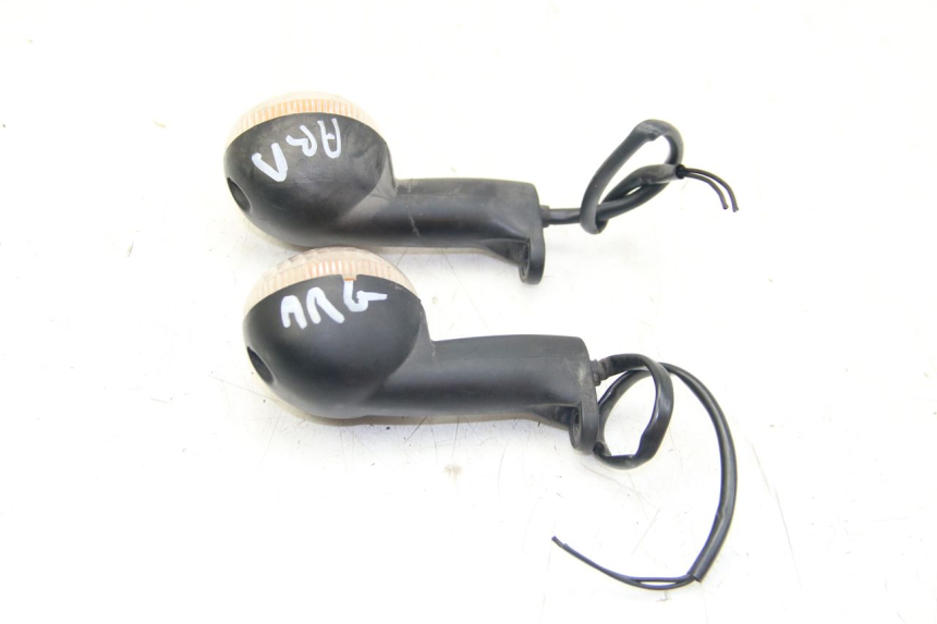 photo de REAR TURN SIGNAL PEUGEOT LUDIX 50 (2008 - 2017) - Alternative perspective