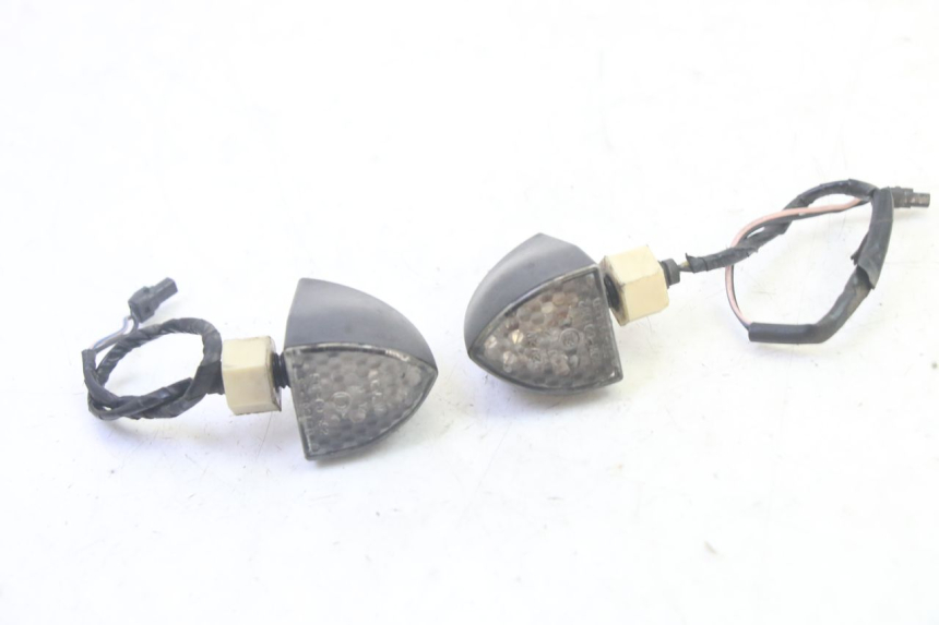 photo de REAR TURN SIGNAL PIAGGIO MP3 RL 250 (2006 - 2010) - Main view