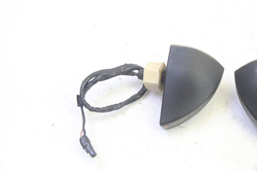 photo de REAR TURN SIGNAL PIAGGIO MP3 RL 250 (2006 - 2010) - Product overview