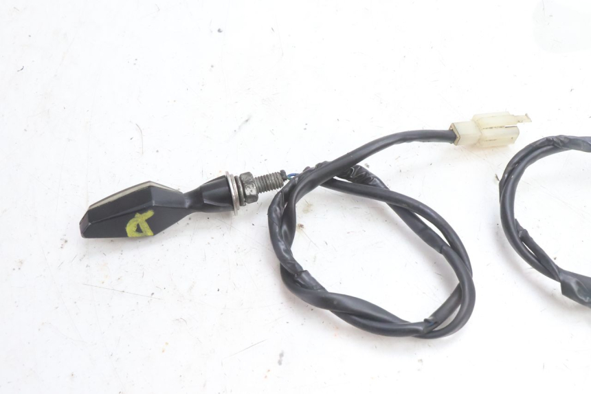 photo de REAR TURN SIGNAL PIAGGIO NEW TYPHOON 50 (2018 - 2021) - Fixing points details
