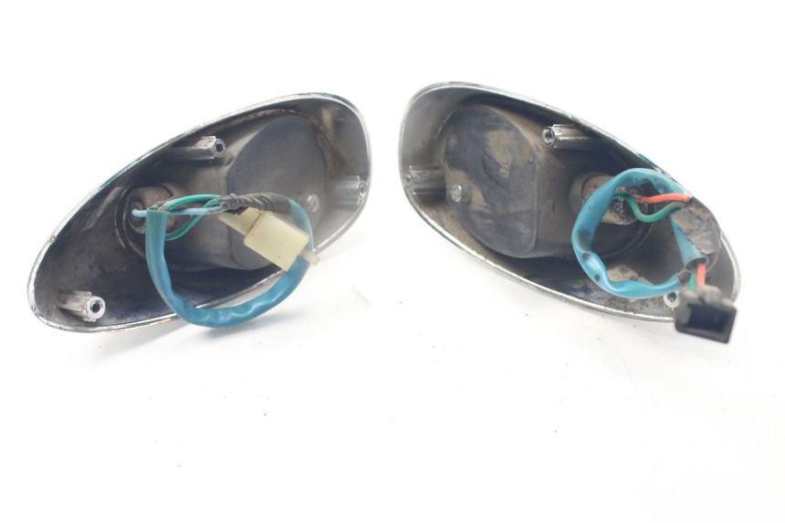 photo de REAR TURN SIGNAL KYMCO PEOPLE 250 (2004 - 2008) - Alternative perspective