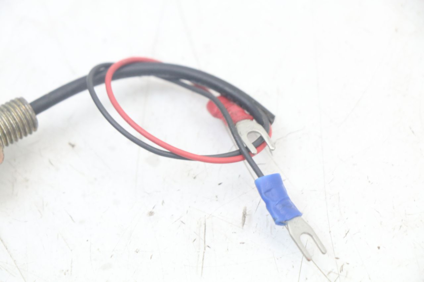 photo de REAR TURN SIGNAL DERBI SENDA SM X-TREME 50 (2006 - 2010) - Fixing points details