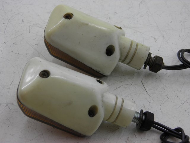 photo de REAR TURN SIGNAL SUZUKI GSF N BANDIT 600 (1996 - 1999) - Component detail