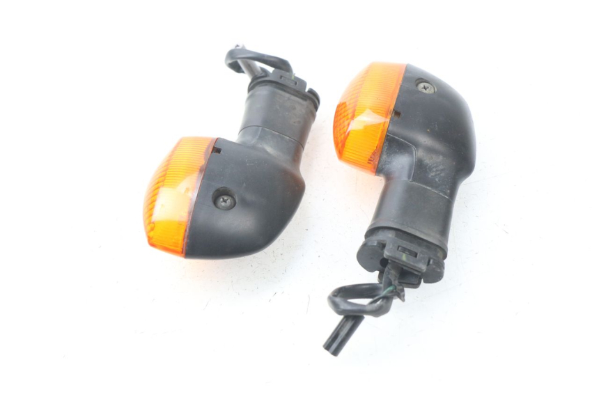 photo de REAR TURN SIGNAL YAMAHA TDM ABS 900 (2002 - 2014) - Alternative perspective